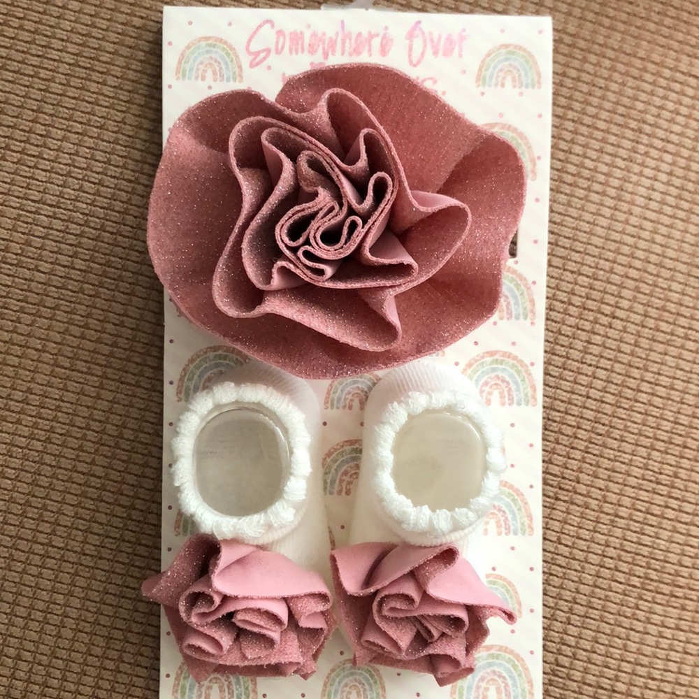 Adorable headband/bootie set